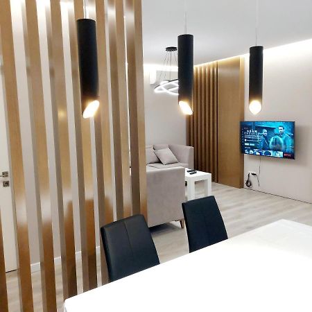 Luxurious Double Bedroom Suite ติรานา ภายนอก รูปภาพ