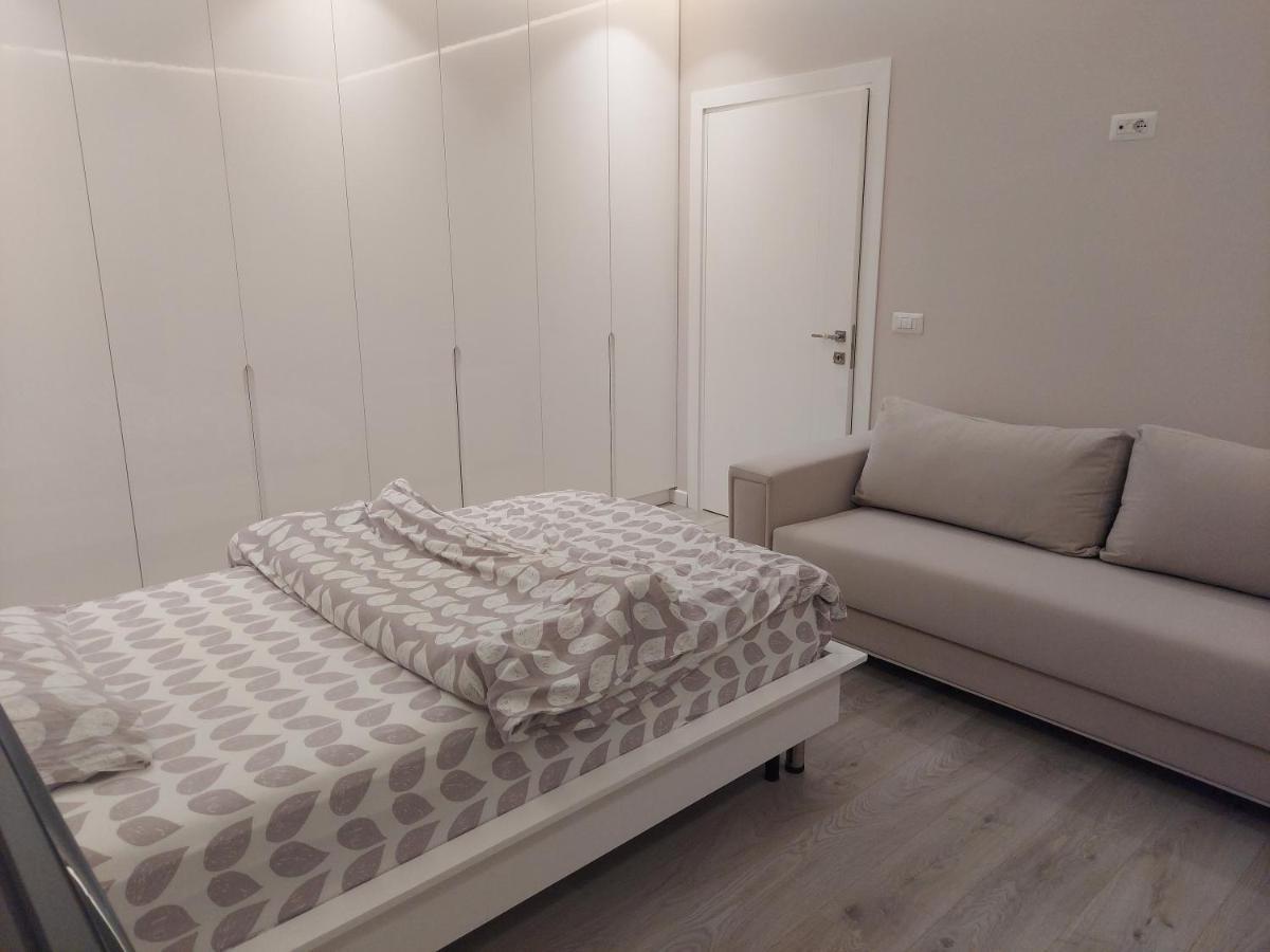 Luxurious Double Bedroom Suite ติรานา ภายนอก รูปภาพ