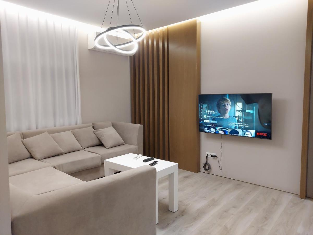 Luxurious Double Bedroom Suite ติรานา ภายนอก รูปภาพ