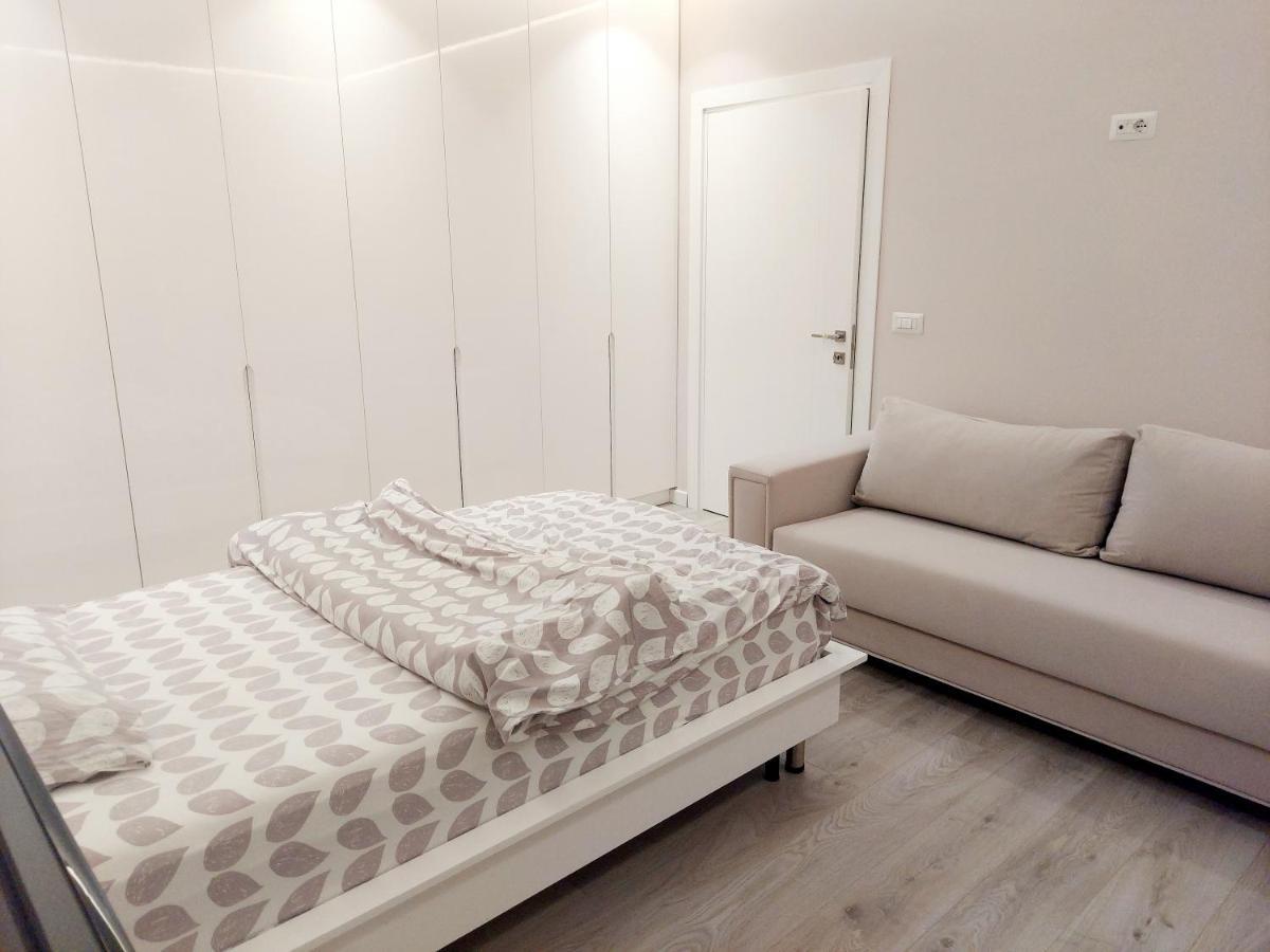 Luxurious Double Bedroom Suite ติรานา ภายนอก รูปภาพ