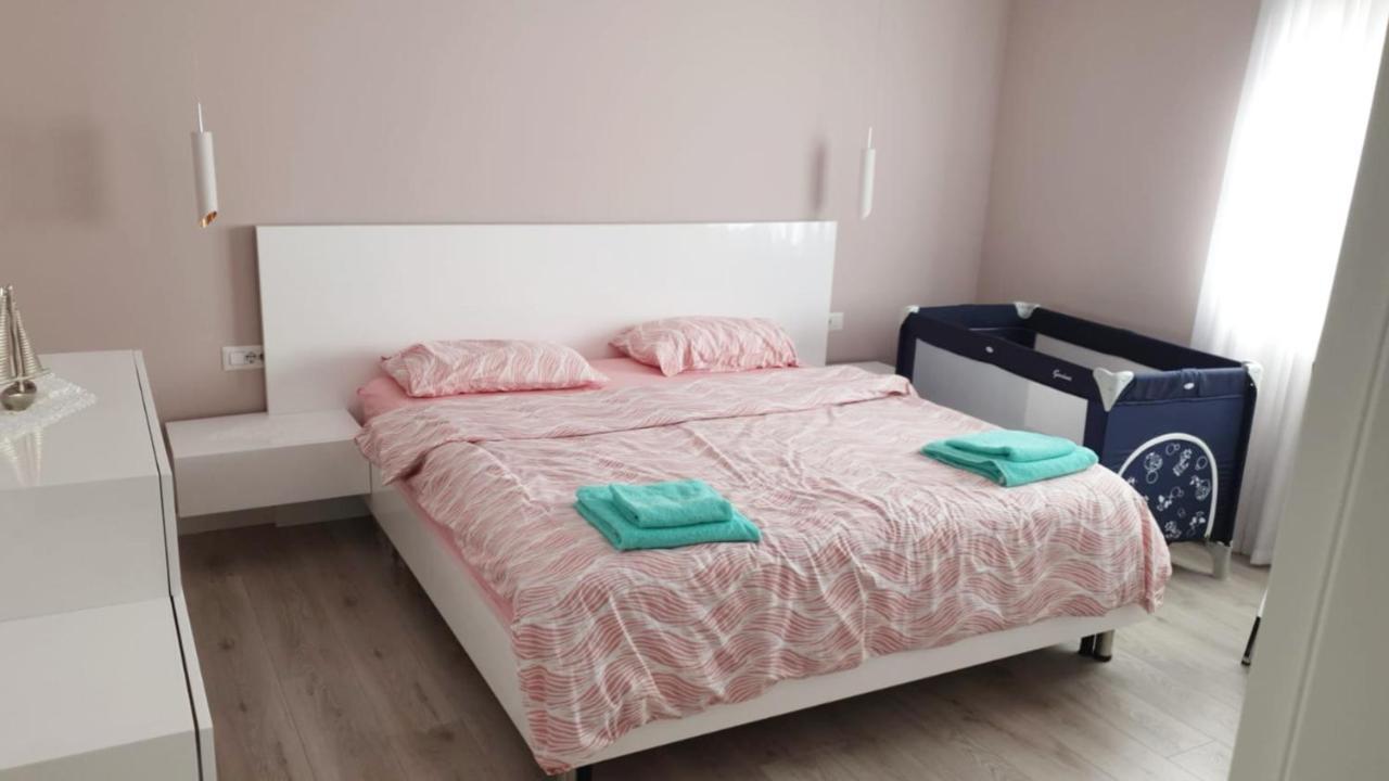 Luxurious Double Bedroom Suite ติรานา ภายนอก รูปภาพ